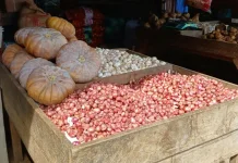 Warga Sintang Keluhkan Lonjakan Harga Bawang Merah